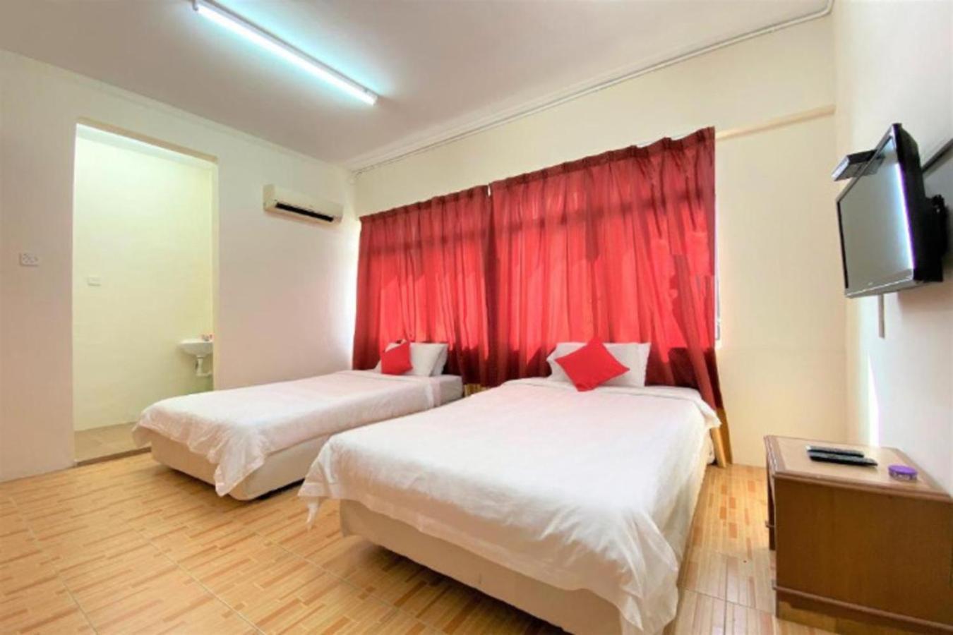 B Hotel Penang George Town Esterno foto